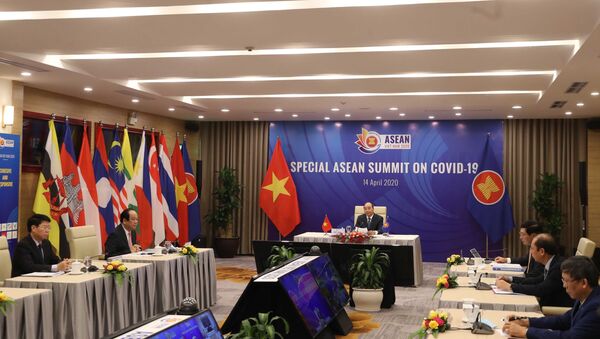 Thủ tướng Nguyễn Xuân Phúc, Chủ tịch ASEAN 2020 phát biểu khai mạc.  - Sputnik Việt Nam
