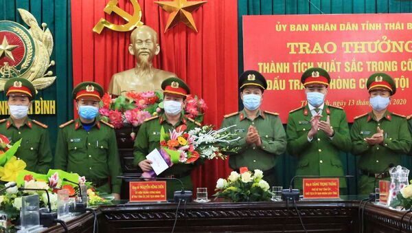Ban giám đốc Công an tỉnh Thái Bình động viên cán bộ, chiến sĩ khám phá các vụ án - Sputnik Việt Nam