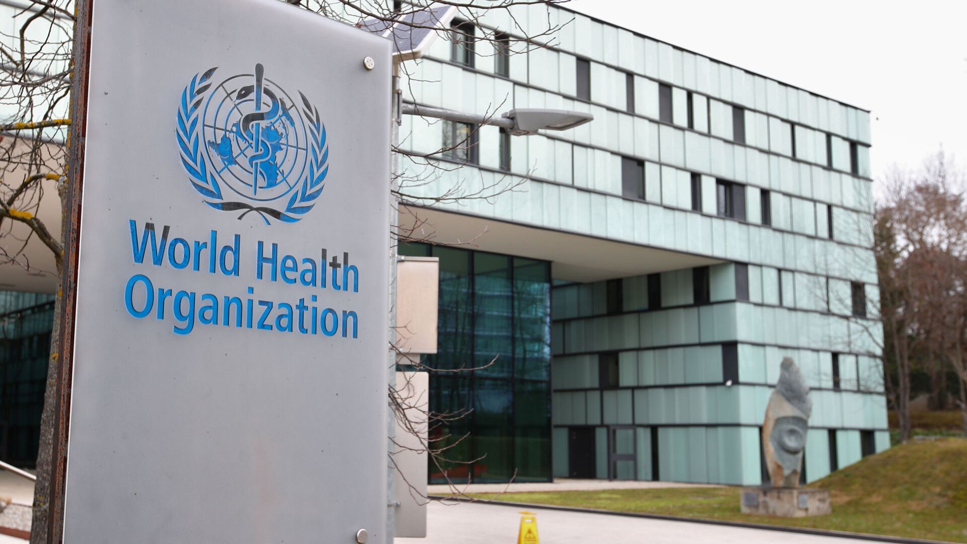 Biểu tượng của Tổ chức Y tế Thế giới tại tòa nhà của WHO ở Geneva, Thụy Sĩ - Sputnik Việt Nam, 1920, 11.03.2022