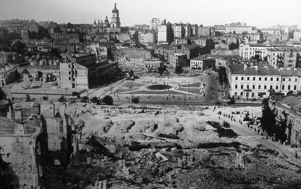 Cảnh thành phố Kiev bị phá hủy sau khi được giải phóng khỏi quân đội Đức Quốc xã - Sputnik Việt Nam