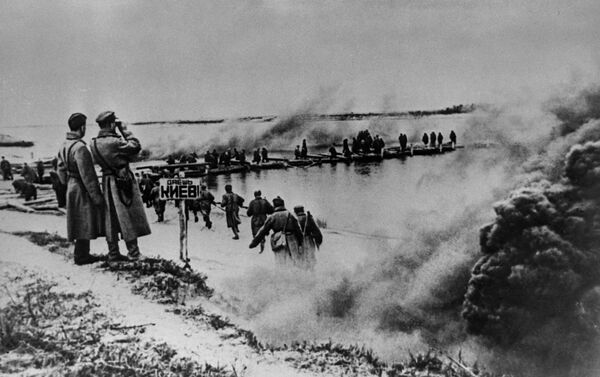 Tiến vào Kiev!. Vượt qua sông Dniepr. Tháng 9 năm 1943 - Sputnik Việt Nam