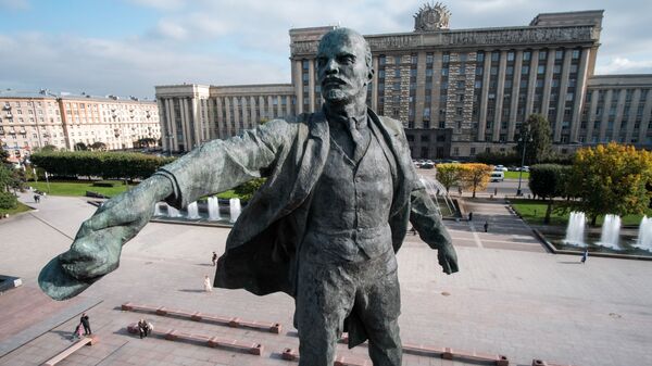 Đài tưởng niệm V.I. Lenin trên Quảng trường Matxcơva ở Saint-Peterburg - Sputnik Việt Nam