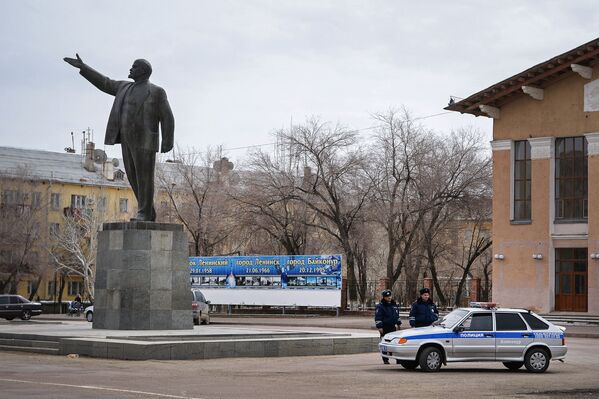 Tượng đài V.I. Lenin ở thành phố Baikonur - Sputnik Việt Nam