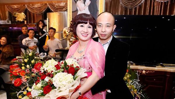 Vợ chồng đại gia bất động sản Dương Dường đã bị khởi tố, bắt tạm giam để điều tra vụ Cố ý gây thương tích và ngày 30-3 tại trụ sở Công ty bất động sản Dương Đường (TP Thái Bình) - Sputnik Việt Nam