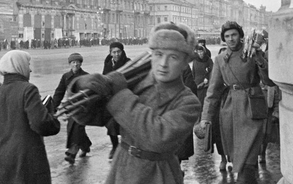 Đại lộ Nevsky tại thành phộ Leningrad bị bao vây, năm 1941 - Sputnik Việt Nam
