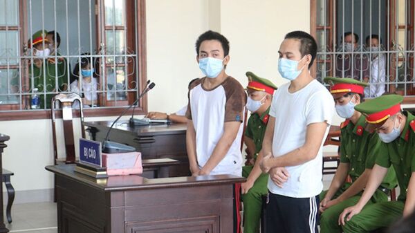Bị cáo Minh và Giàu tại tòa - Sputnik Việt Nam