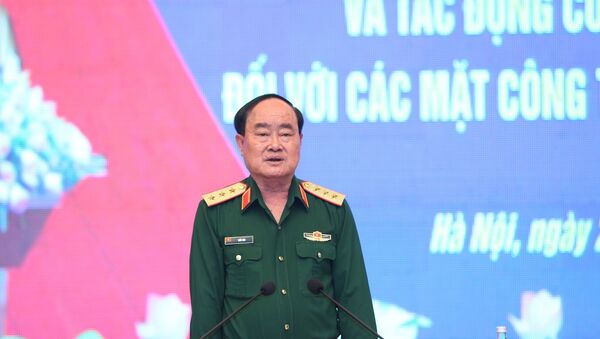 Thượng tướng Trần Đơn, Thứ trưởng Bộ Quốc phòng, Trưởng Ban Chỉ đạo Bộ Quốc phòng chủ trì hội nghị. - Sputnik Việt Nam