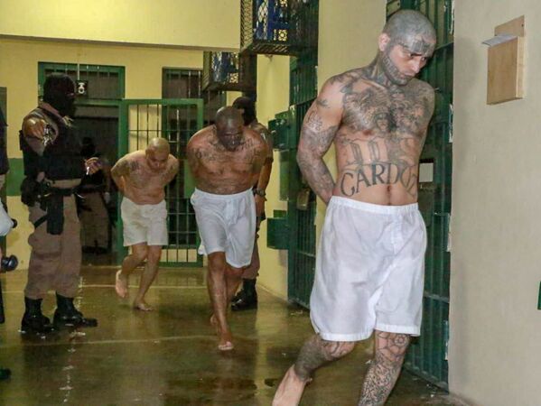Các thành viên băng đảng tội phạm trong nhà tù Salvador Izalco - Sputnik Việt Nam