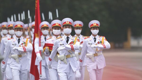 Lễ thượng cờ trên quảng trường Ba Đình, Hà Nội kỷ niệm 45 năm thống nhất đất nước - Sputnik Việt Nam