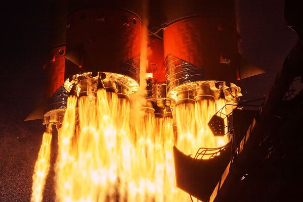 Phóng «Tên lửa Chiến thắng» (tên lửa đẩy «Soyuz-2.1a» với tàu vận tải vũ trụ «Soyuz MS-14») lên Trạm Không gian Quốc tế ISS từ bệ phóng của sân bay vũ trụ Baikonur - Sputnik Việt Nam