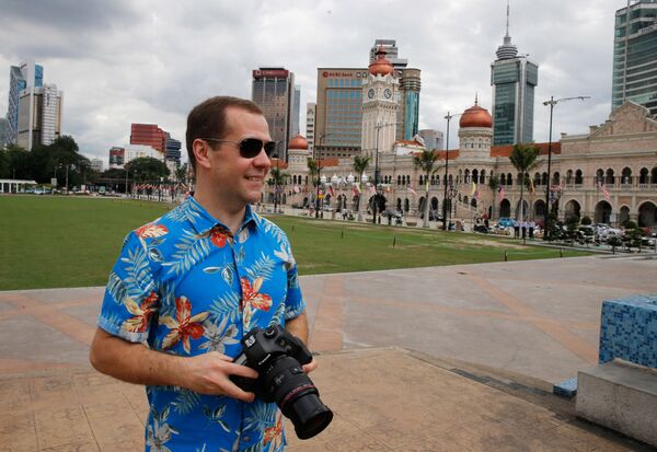 Thủ tướng Dmitry Medvedev tham quan danh lam thắng cảnh thủ đô Kuala Lumpur của Malaysia - Sputnik Việt Nam