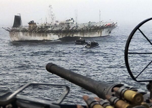 Tàu cá mang cờ Trung Quốc bị bắt giữ vì xâm nhập bất hợp pháp trong Vùng đặc quyền kinh tế của Argentina - Sputnik Việt Nam