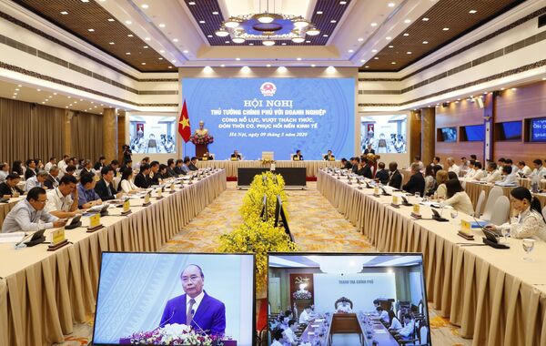 Thủ tướng đối thoại trực tiếp với doanh nghiệp về phục hồi nền kinh tế Thủ tướng đối thoại trực tiếp với doanh nghiệp về phục hồi nền kinh tế - Sputnik Việt Nam