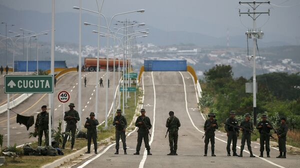 Quân nhân Venezuela trên đường biên giới với Colombia - Sputnik Việt Nam