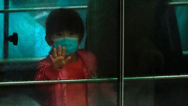 Trẻ em trong mặt nạ y tế - Sputnik Việt Nam