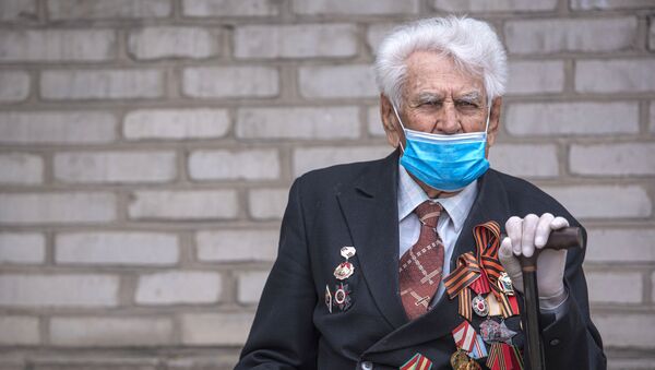 Cựu chiến binh WWII trong lễ kỷ niệm Ngày Chiến thắng ở Bishkek - Sputnik Việt Nam