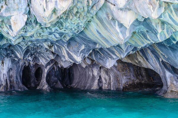 Hang đá cẩm thạch trắng ở Chile, trên hồ General Carrera - Sputnik Việt Nam