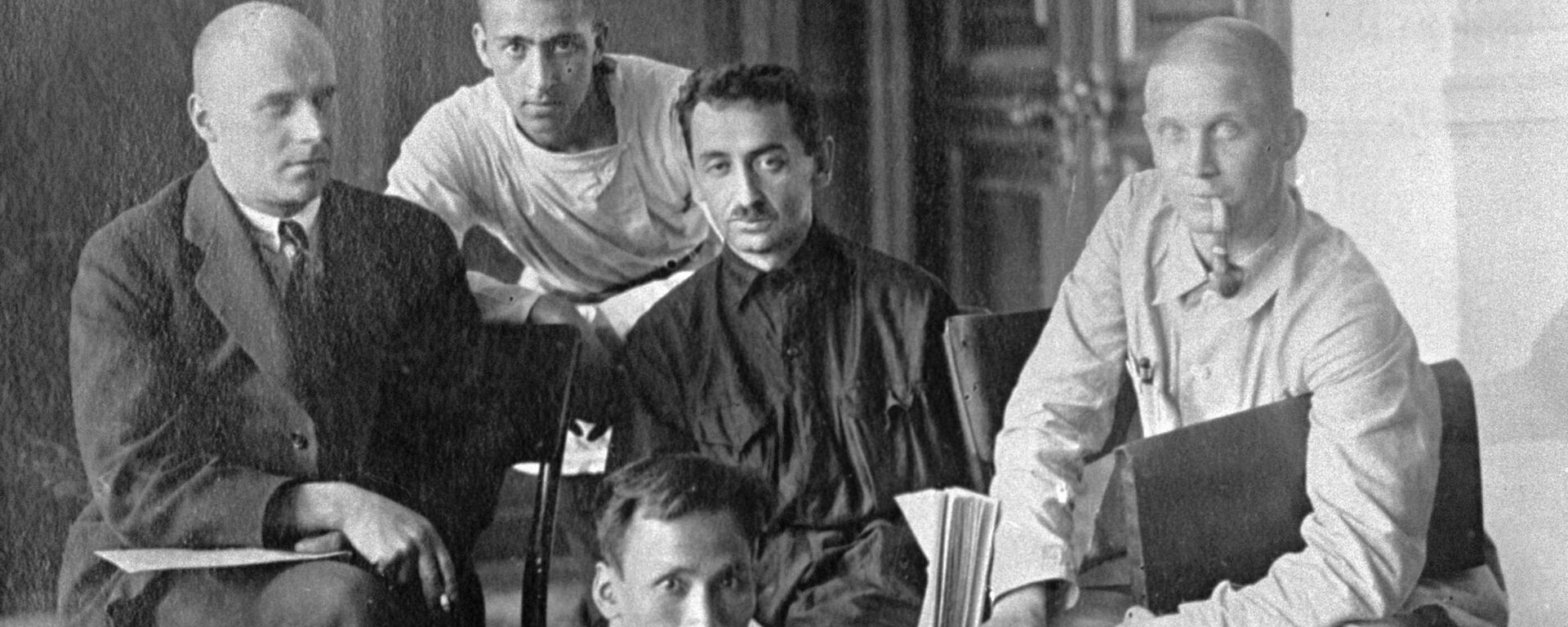 Nguyễn Ái Quốc cùng với các đại biểu dự Đại hội V của Quốc tế Cộng sản - Sputnik Việt Nam, 1920, 17.07.2023