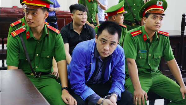 Giang 36 cầm đầu nhóm gây rối trật tự công cộng bị tuyên án 4 năm tù. - Sputnik Việt Nam