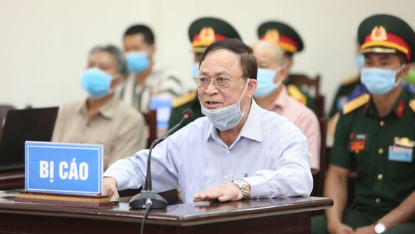 Bị cáo Nguyễn Văn Hiến khai báo trước Hội đồng xét xử - Sputnik Việt Nam