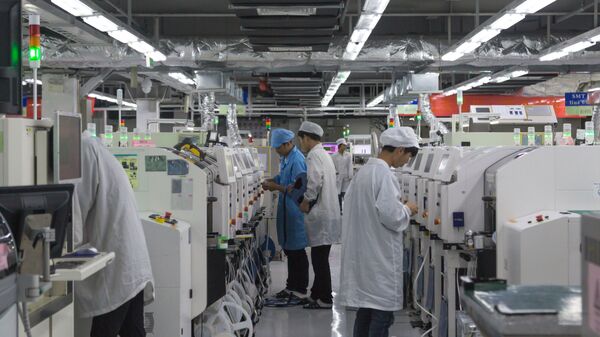 Sản xuất điện thoại thông minh Huawei. Trung Quốc - Sputnik Việt Nam
