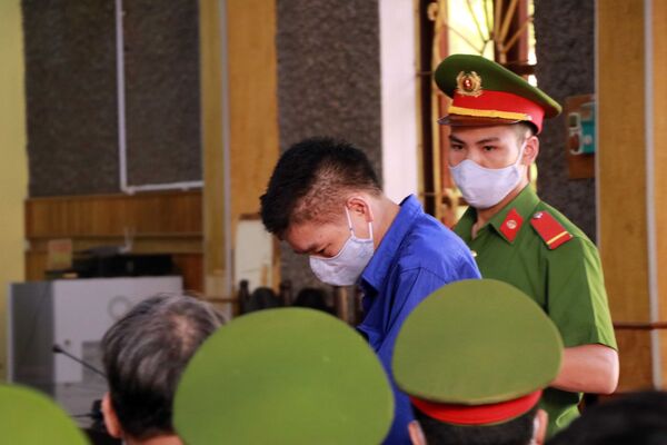 Vụ gian lận điểm thi ở Sơn La: Cựu Phó Giám đốc Sở GD&ĐT tỉnh khai bị ép cung Vụ gian lận điểm thi ở Sơn La: Cựu Phó Giám đốc Sở GD&ĐT tỉnh khai bị ép cung - Sputnik Việt Nam