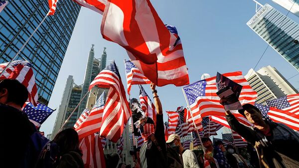 Người biểu tình cờ Mỹ ở Hồng Kông - Sputnik Việt Nam