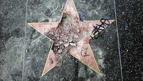 Ngôi sao của ông Donald Trump trên Đại lộ Danh vọng ở Hollywood  - Sputnik Việt Nam
