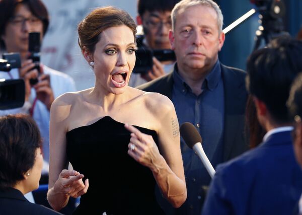 Nữ diễn viên Mỹ Angelina Jolie tại buổi công chiếu phim Maleficent tại Nhật Bản - Sputnik Việt Nam