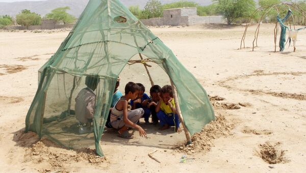 Trẻ em tị nạn trong một trại dành cho những người di tản ở tỉnh Hajj, Yemen. - Sputnik Việt Nam