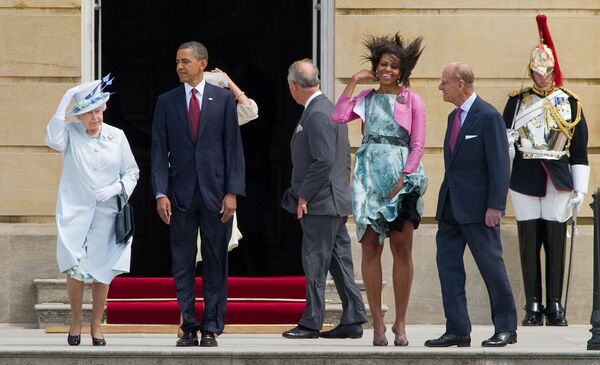Nữ hoàng Elizabeth II của Vương quốc Anh, Tổng thống Hoa Kỳ Barack Obama, Đệ nhất phu nhân Hoa Kỳ Michelle Obama và Hoàng tử Philip, Công tước xứ Edinburgh tại Cung điện Buckingham, 2011 - Sputnik Việt Nam
