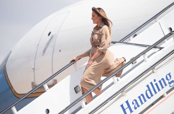 Đệ nhất phu nhân Mỹ Melania Trump đến Malawi, 2018 - Sputnik Việt Nam