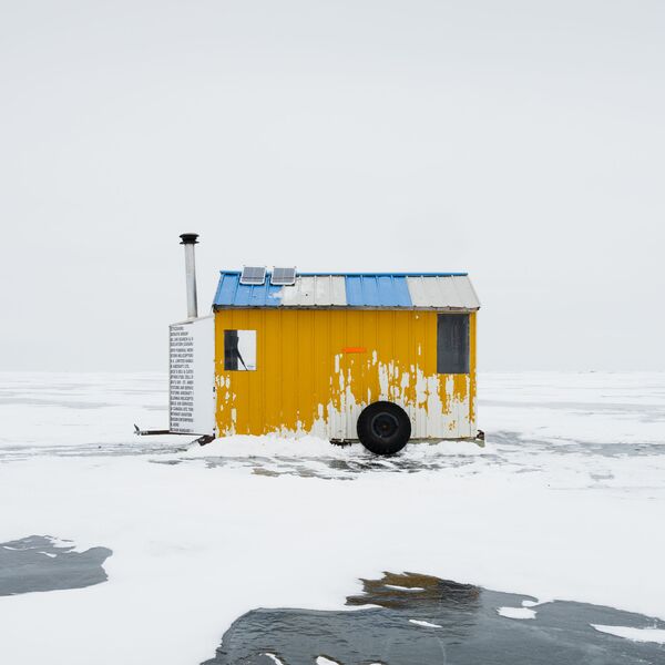 Ảnh «Túp lều của người câu cá mùa đông» của nhiếp ảnh gia Canada Sandra Herber, đoạt giải ở loại hình «Kiến trúc» trong khuôn khổ cuộc thi Sony World Photography Awards 2020 (Chuyên nghiệp) - Sputnik Việt Nam