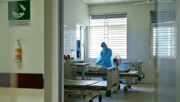 Khoa Vi rút - Ký sinh trùng (Bệnh viện Bệnh Nhiệt đới Trung ương cơ sở 2) hiện đang theo dõi và điều trị cho 5 bệnh nhân COVID-19. - Sputnik Việt Nam