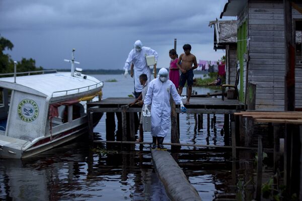 Các nhân viên y tế đến đảo Marajo để hỗ trợ  - Sputnik Việt Nam