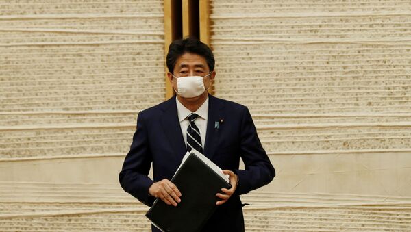 Thủ tướng Nhật Bản Shinzo Abe sau cuộc họp báo - Sputnik Việt Nam