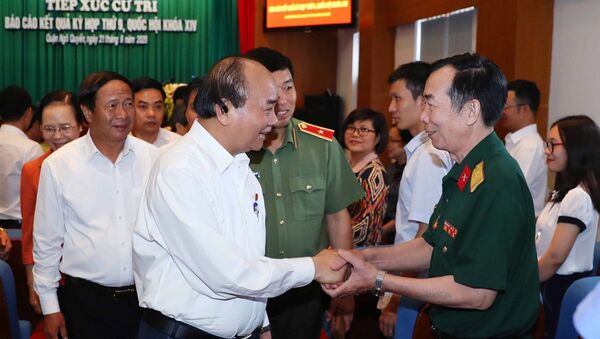 Thủ tướng Nguyễn Xuân Phúc với các đại biểu - Sputnik Việt Nam