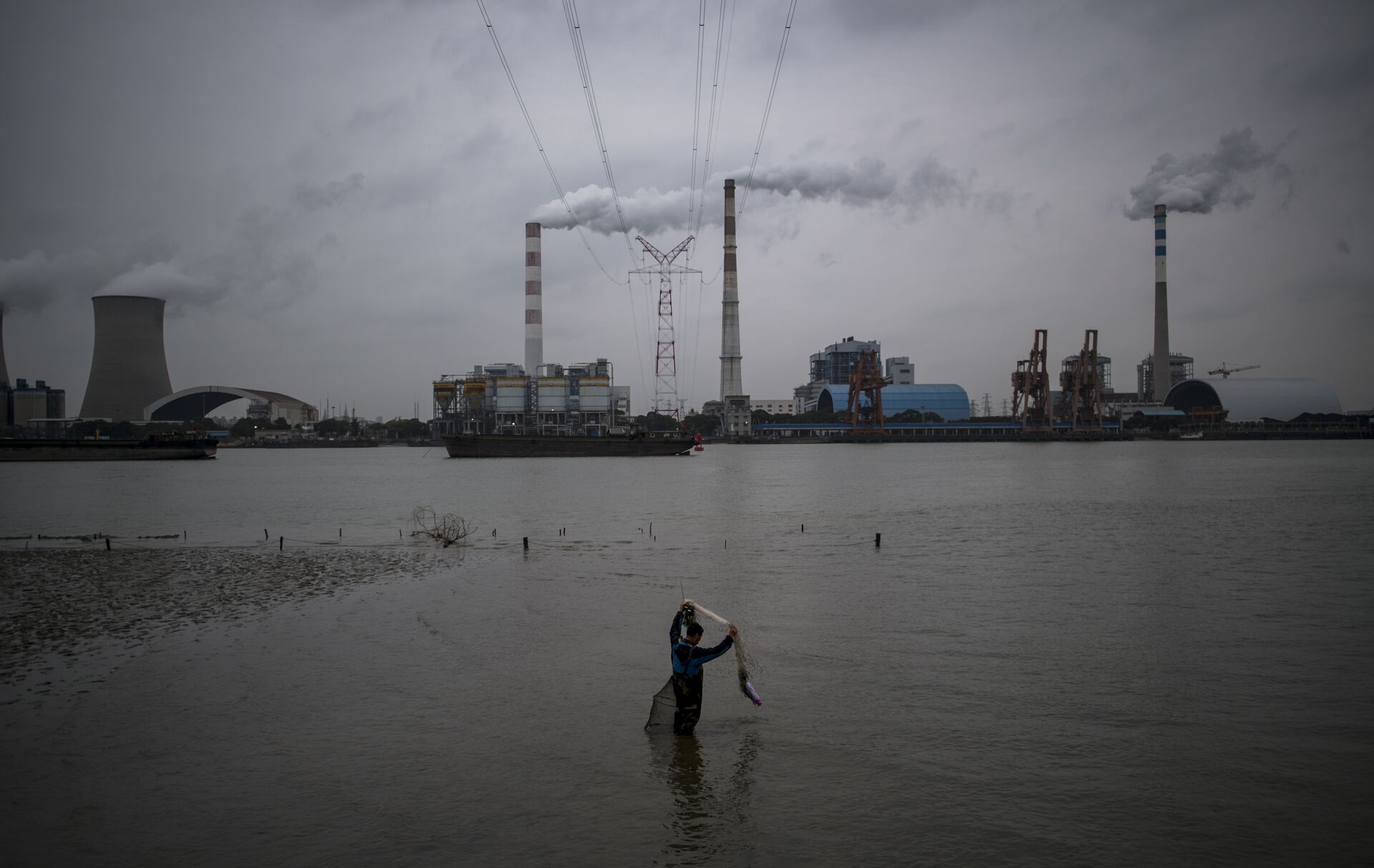 Liệu Trung Quốc có thể đưa lượng khí thải CO2 về bằng 0 được hay không? - Sputnik Việt Nam, 1920, 24.06.2021