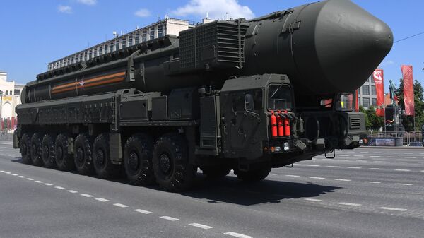 Hệ thống tên lửa Yars tại Cuộc diễu hành quân sự kỷ niệm 75 năm Chiến thắng ở Moskva - Sputnik Việt Nam