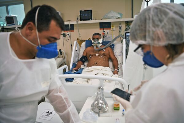 Bệnh nhân mắc COVID-19 đang được điều trị tại Bệnh viện Oceanico ở Niteroi, Rio de Janeiro - Sputnik Việt Nam