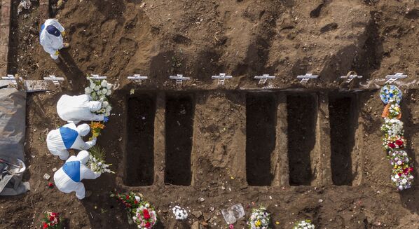 Tang lễ nạn nhân COVID-19 tại một nghĩa trang ở Santiago, Chile - Sputnik Việt Nam