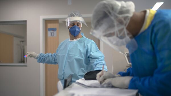 Y tá làm việc trong một bệnh viện ở thành phố Marica của Brazil - Sputnik Việt Nam