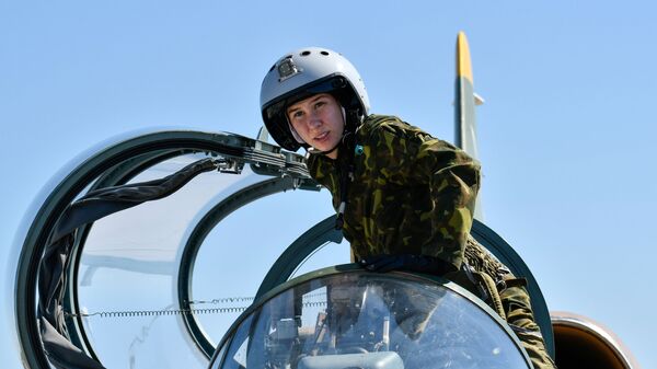 Chuyến bay huấn luyện của các nữ học viên trường Không quân Cao cấp Krasnodar - Sputnik Việt Nam