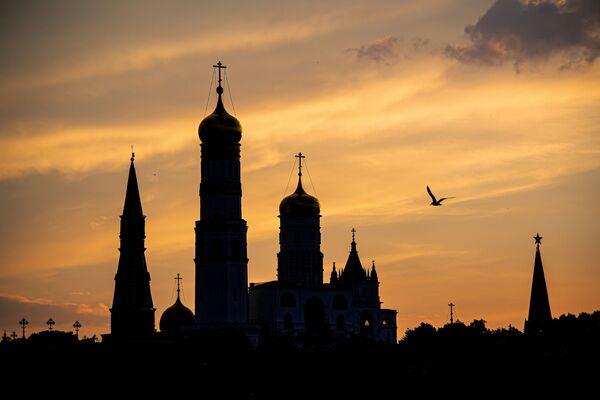 Nhà thờ trong quần thể Quảng trường nhà thờ và tháp trong Điện Kremlin Moskva - Sputnik Việt Nam