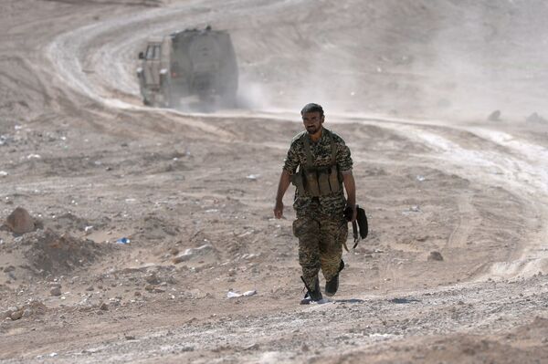 Chiến sĩ đội Fatimiyun Iran ở thành phố Palmyra, Syria - Sputnik Việt Nam