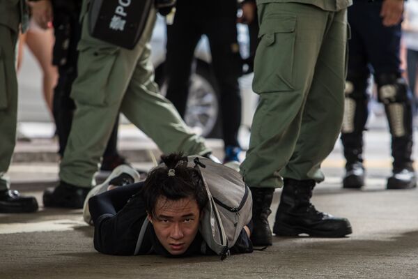 Cảnh sát bắt giữ người biểu tình phản đối luật an ninh quốc gia mới ở Hồng Kông - Sputnik Việt Nam