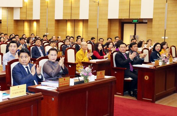 Chủ tịch Quốc Hội đề nghị Hà Nội giải quyết nhiều vấn đề quan trọng Chủ tịch Quốc Hội đề nghị Hà Nội giải quyết nhiều vấn đề quan trọng - Sputnik Việt Nam