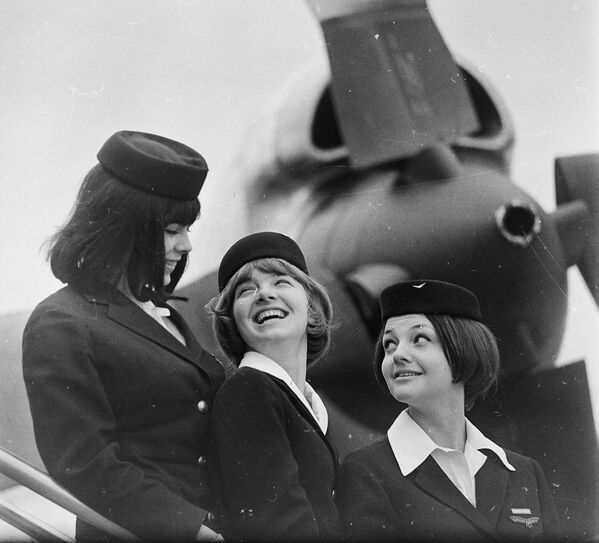 Các nữ tiếp viên hàng không Hungary MALÉV, năm 1966 - Sputnik Việt Nam