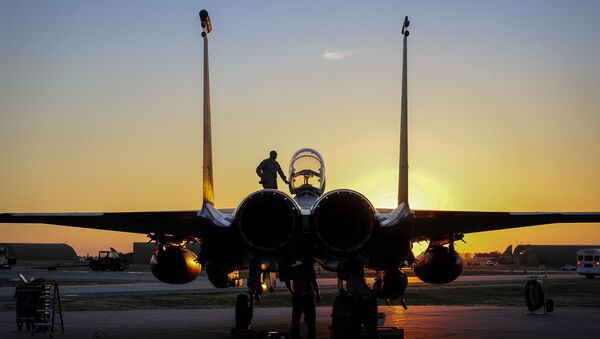 Máy bay F-15E Strike Eagle Không quân Mỹ tại căn cứ Indjirlik, Thổ Nhĩ Kỳ  - Sputnik Việt Nam