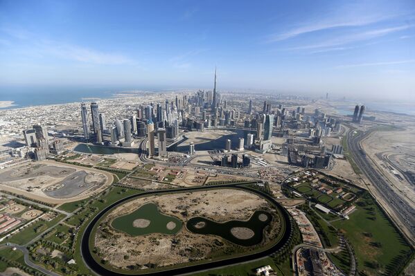 Tòa tháp cao nhất thế giới Burdj-Khalifa ở Dubai, Các Tiểu vương quốc Ả Rập thống nhất (UAE) - Sputnik Việt Nam